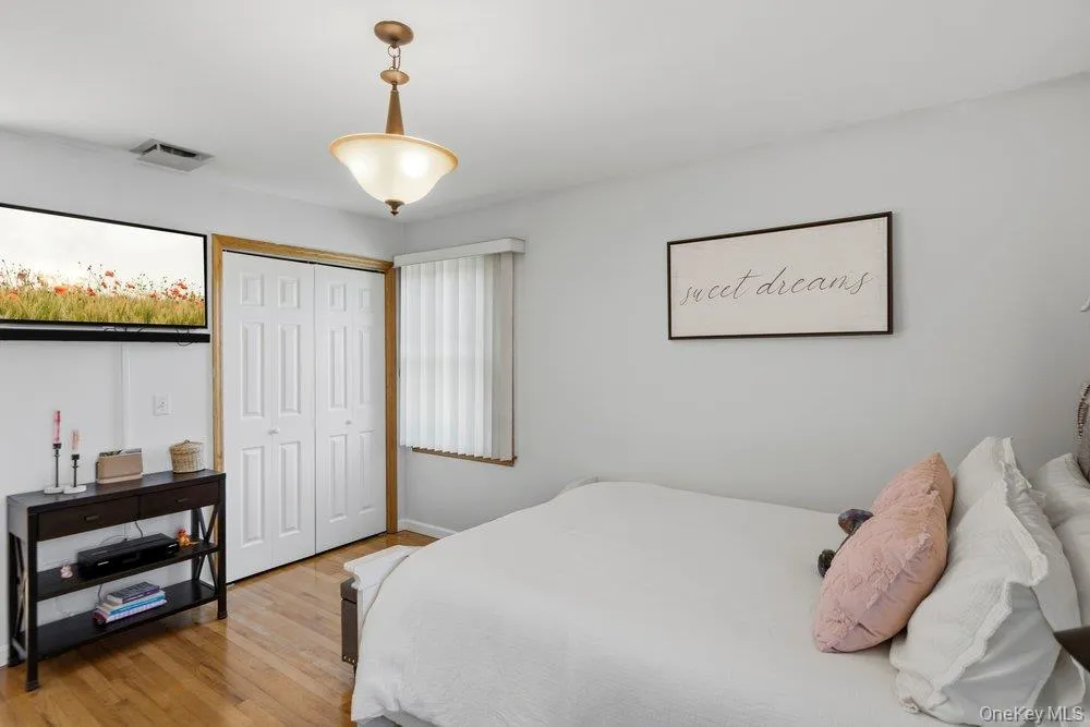 2066 Washington Avenue Seaford, NY 11783