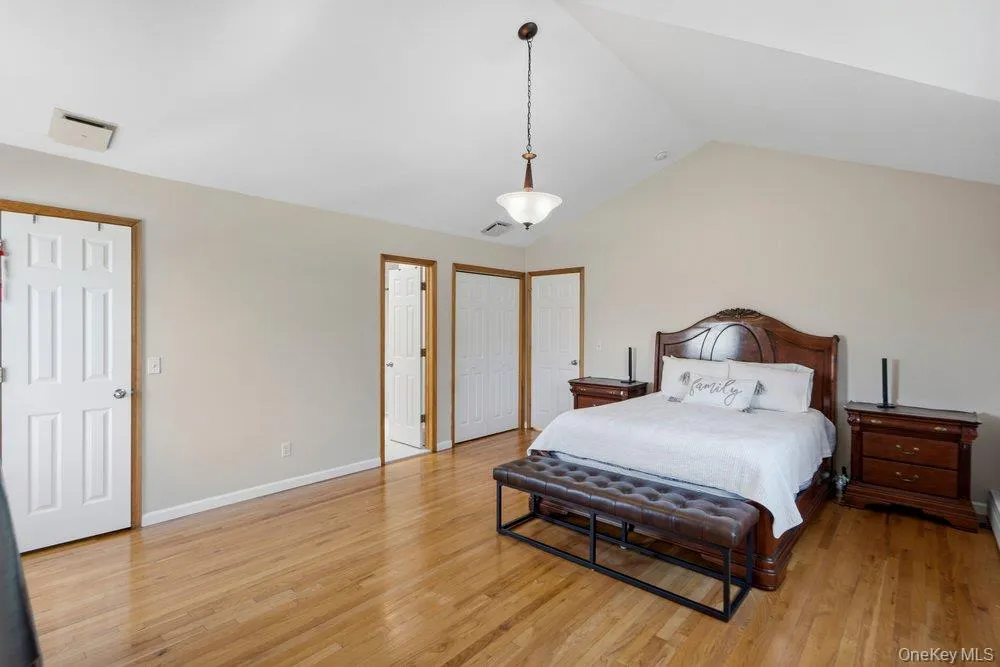 2066 Washington Avenue Seaford, NY 11783