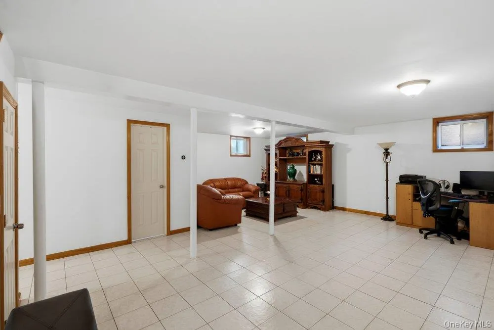 2066 Washington Avenue Seaford, NY 11783