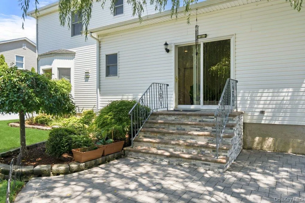 2066 Washington Avenue Seaford, NY 11783