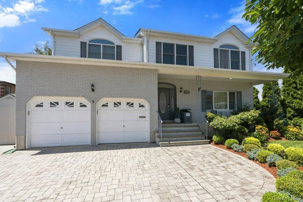2066 Washington Avenue Seaford, NY 11783