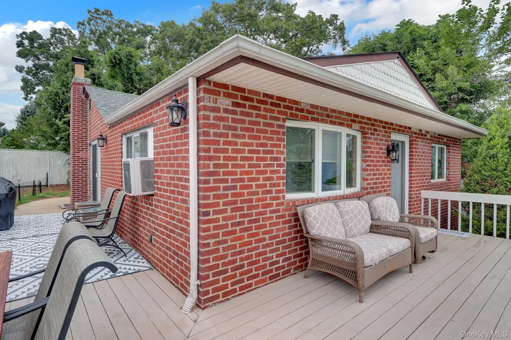 629 East Drive Lindenhurst, NY 11757