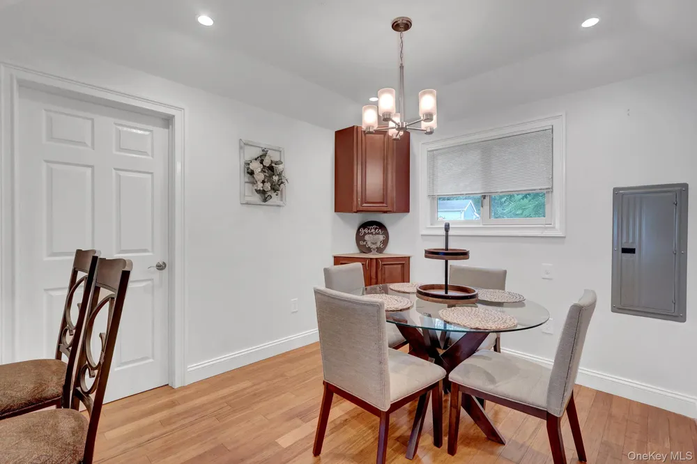 629 East Drive Lindenhurst, NY 11757