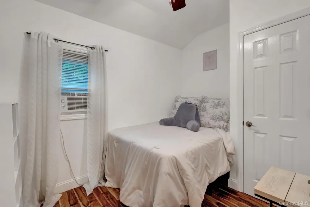 629 East Drive Lindenhurst, NY 11757