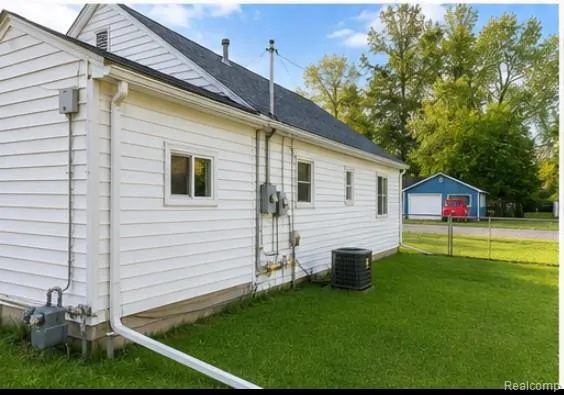 19394 Seminole Redford Charter Township, MI 48240