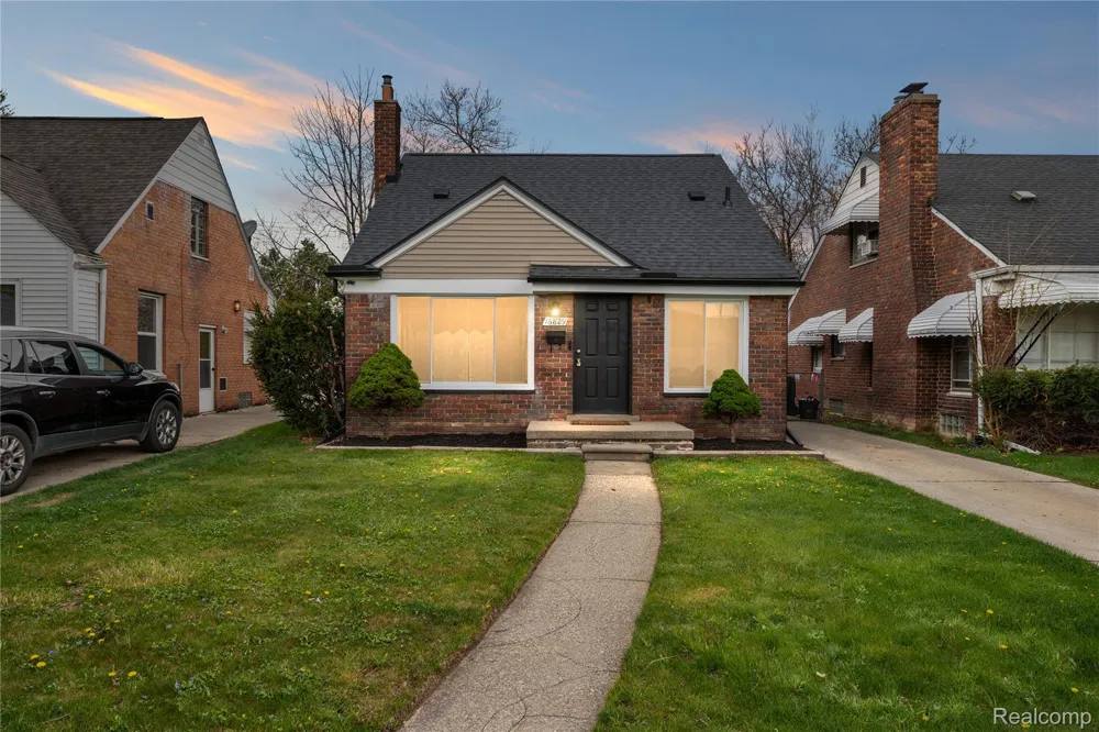 16829 Stricker Avenue Eastpointe City, MI 48021