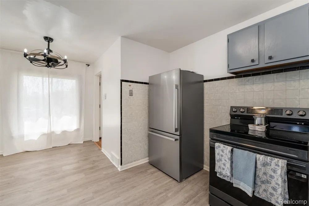 16829 Stricker Avenue Eastpointe City, MI 48021