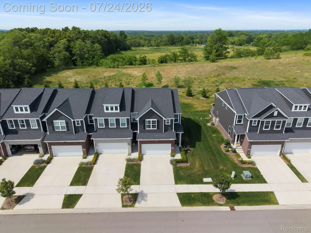 4691 Broomfield Way #5 Orion Charter Township, MI 48359