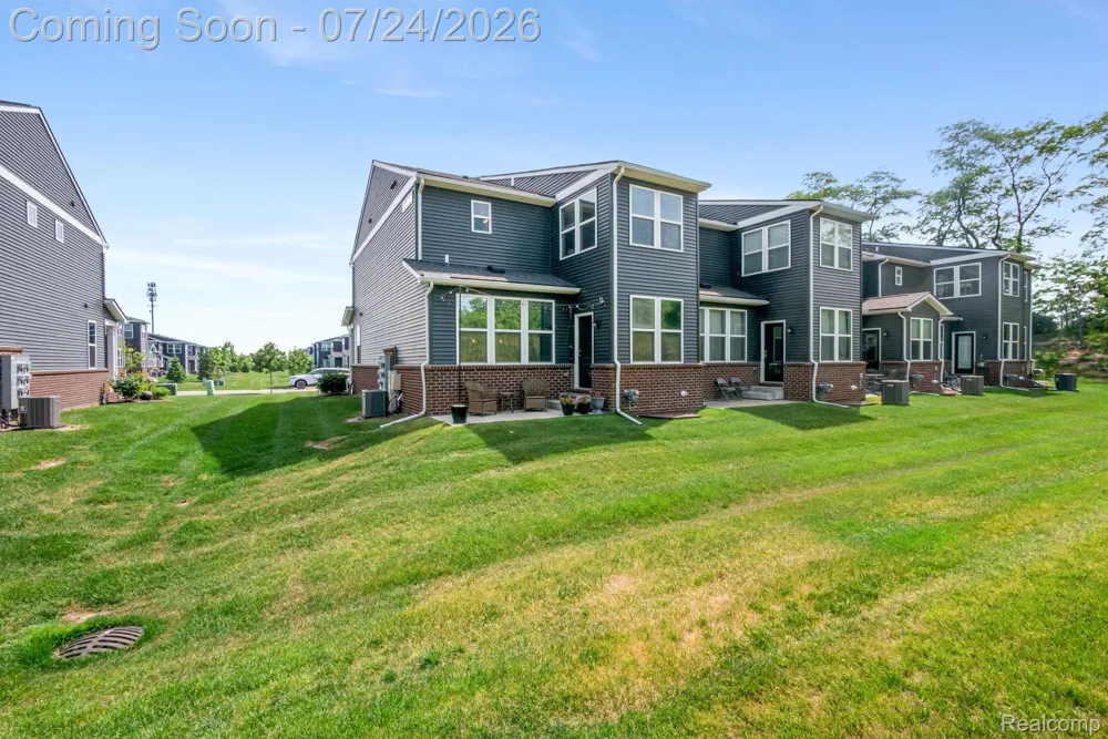 4691 Broomfield Way #5 Orion Charter Township, MI 48359