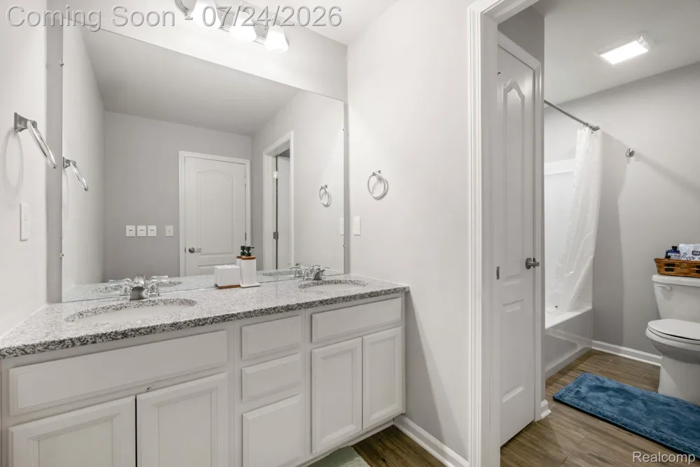 4691 Broomfield Way #5 Orion Charter Township, MI 48359