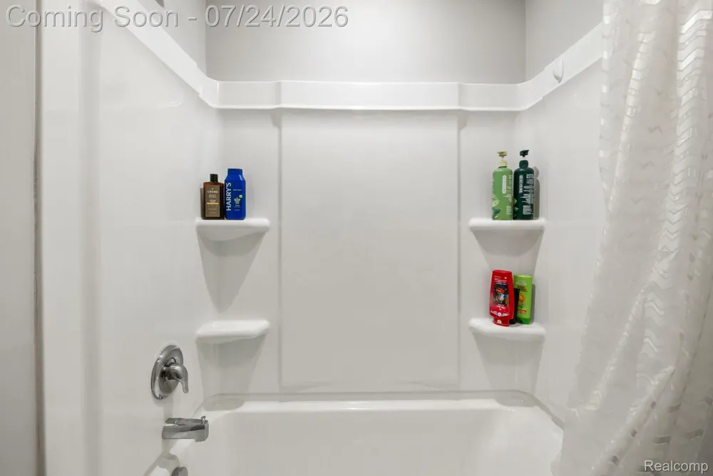 4691 Broomfield Way #5 Orion Charter Township, MI 48359