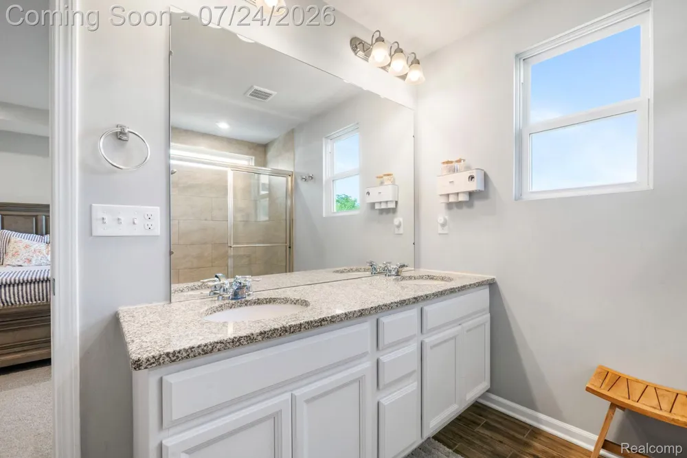 4691 Broomfield Way #5 Orion Charter Township, MI 48359