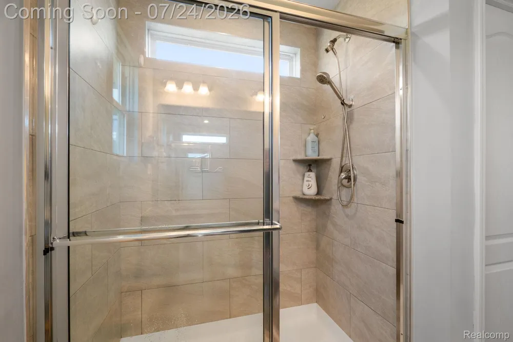 4691 Broomfield Way #5 Orion Charter Township, MI 48359