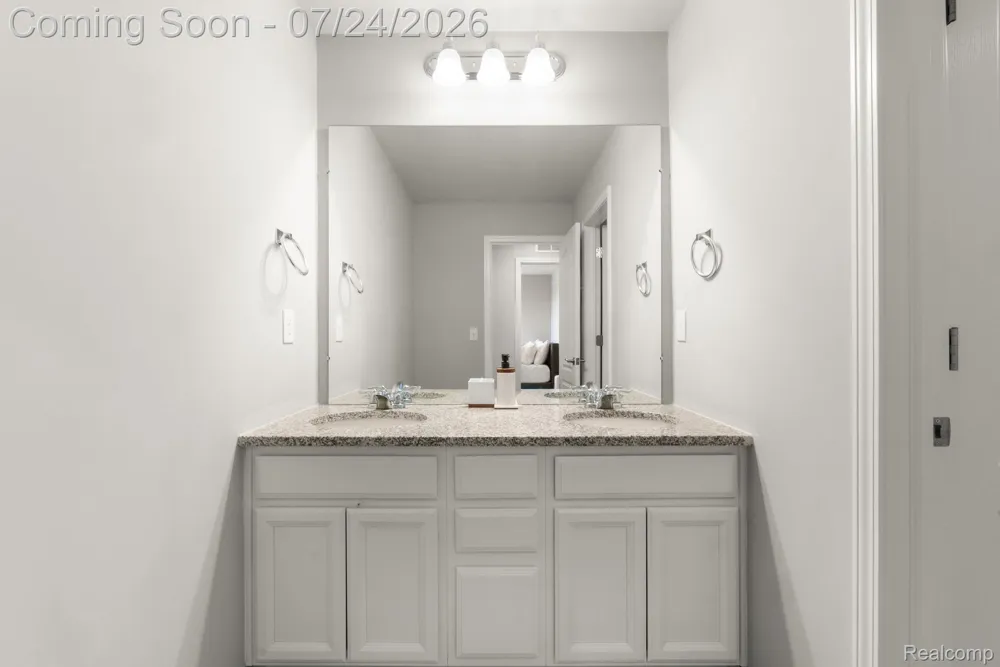 4691 Broomfield Way #5 Orion Charter Township, MI 48359