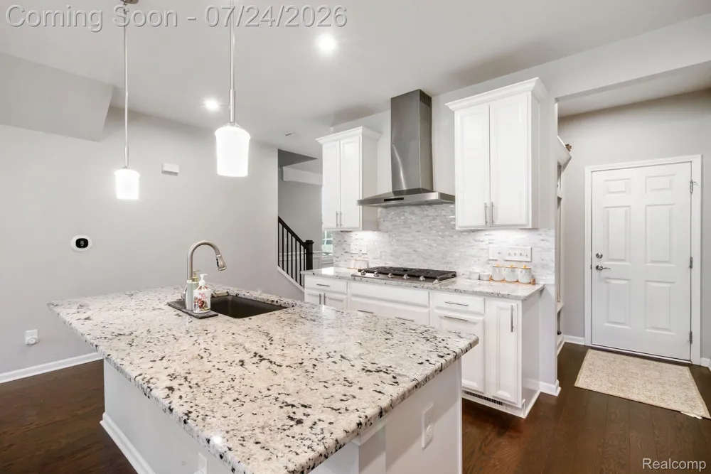 4691 Broomfield Way #5 Orion Charter Township, MI 48359