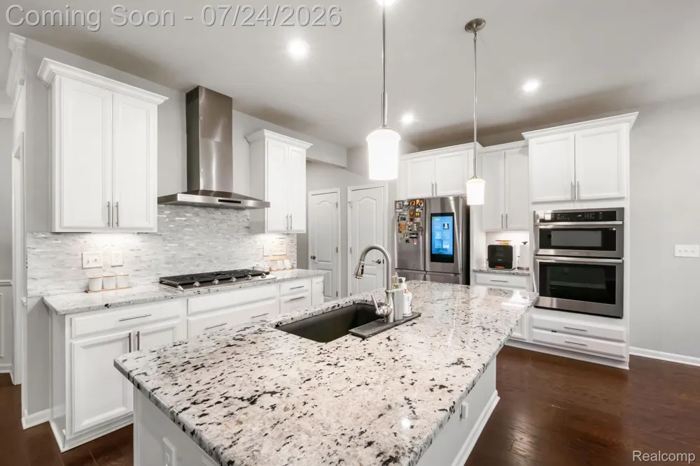 4691 Broomfield Way #5 Orion Charter Township, MI 48359