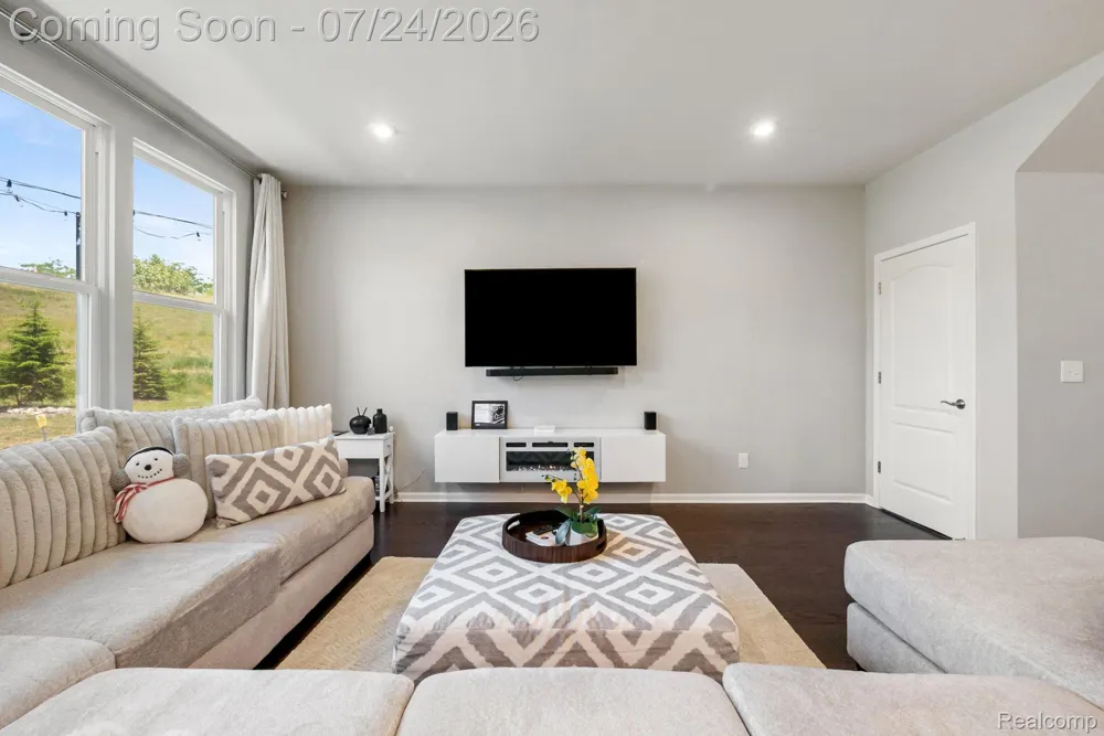 4691 Broomfield Way #5 Orion Charter Township, MI 48359