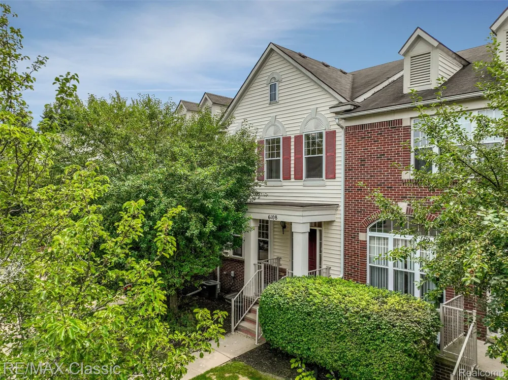 6108 Heron Hills Drive #56 Wolverine Lake Village, MI 48390