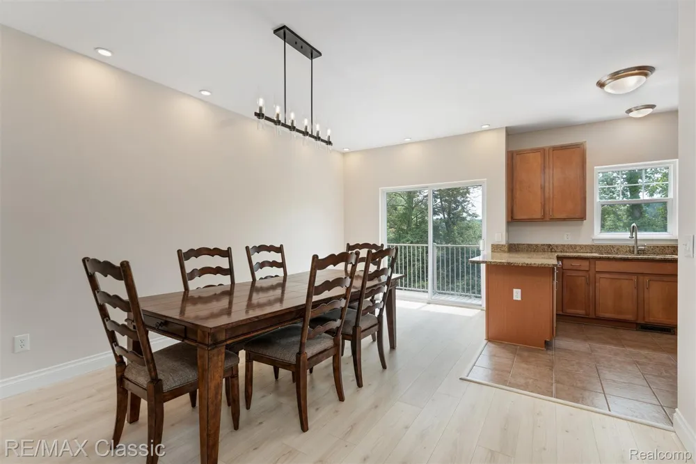 6108 Heron Hills Drive #56 Wolverine Lake Village, MI 48390