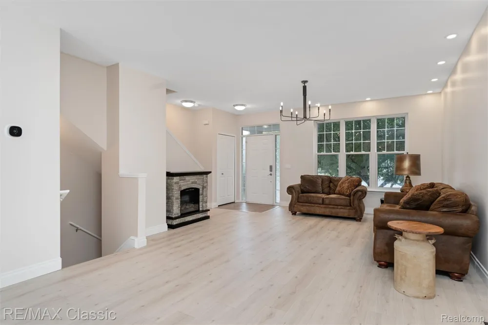 6108 Heron Hills Drive #56 Wolverine Lake Village, MI 48390