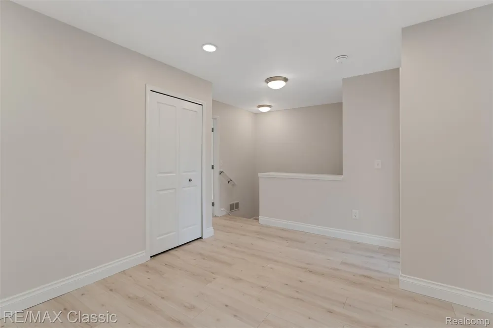 6108 Heron Hills Drive #56 Wolverine Lake Village, MI 48390