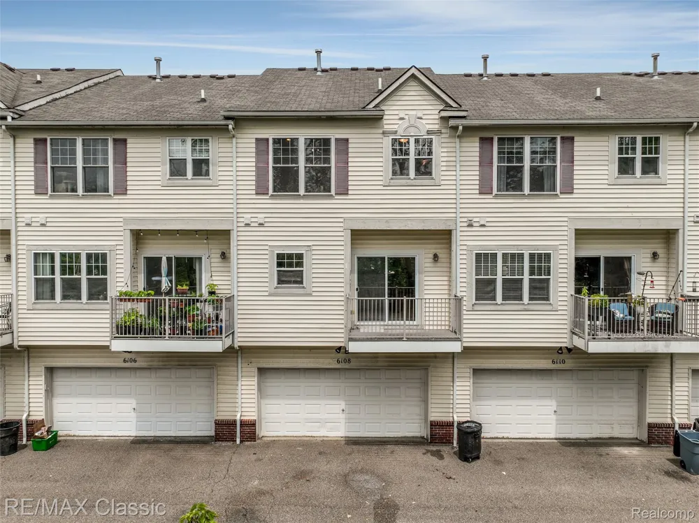 6108 Heron Hills Drive #56 Wolverine Lake Village, MI 48390