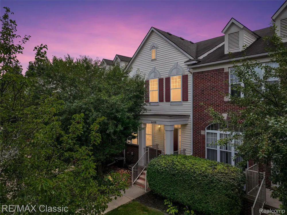 6108 Heron Hills Drive #56 Wolverine Lake Village, MI 48390