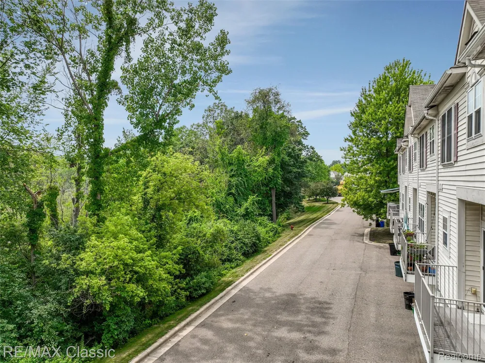 6108 Heron Hills Drive #56 Wolverine Lake Village, MI 48390