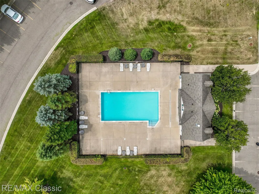 6108 Heron Hills Drive #56 Wolverine Lake Village, MI 48390