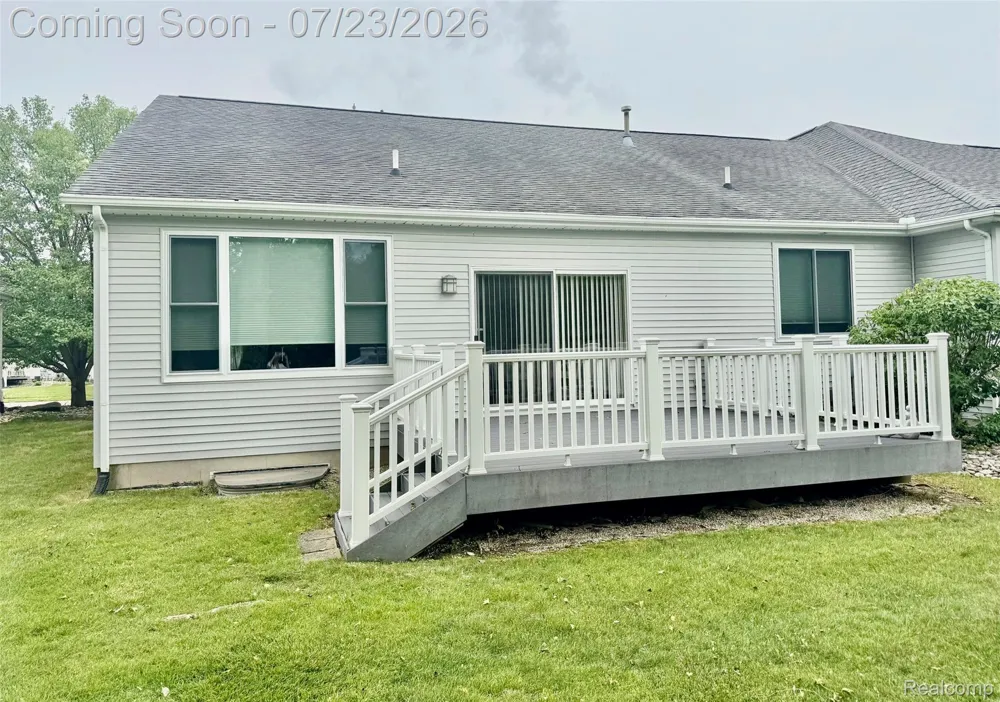 1388 Luxington Drive Lapeer City, MI 48446