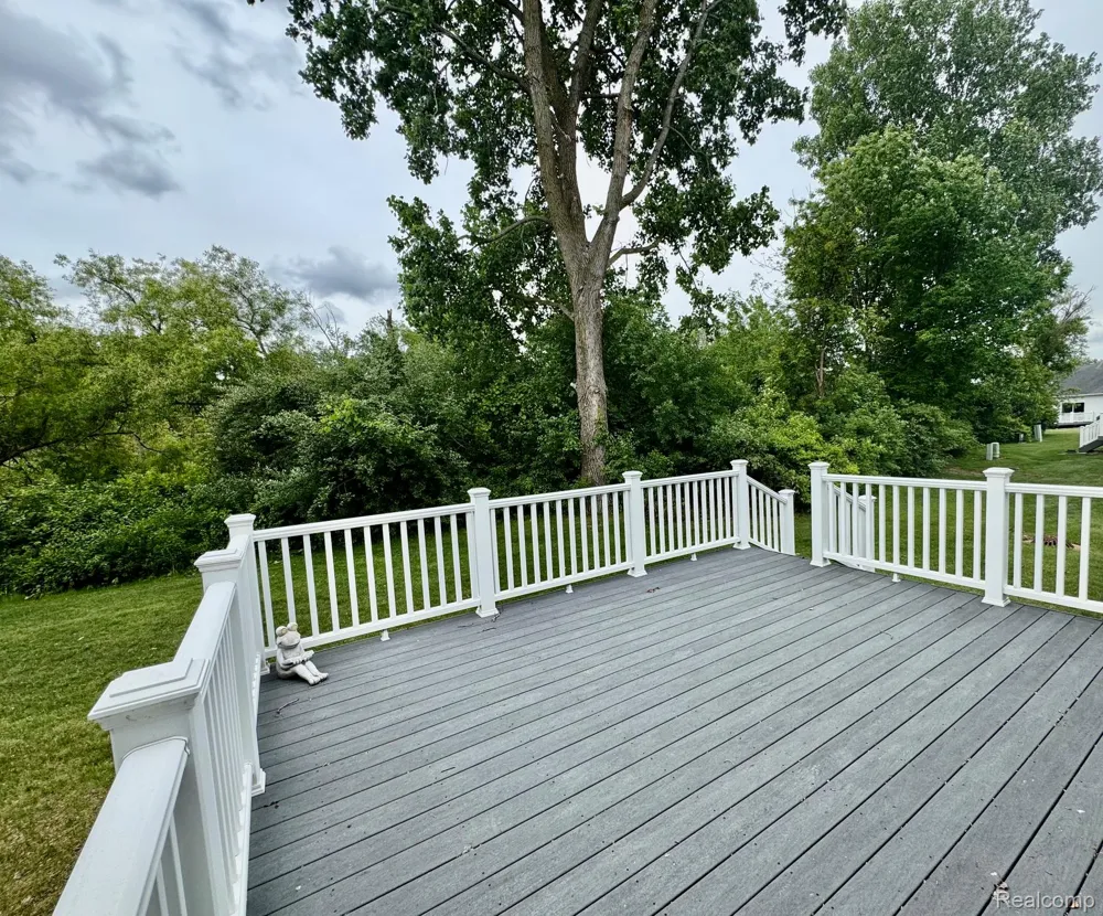 1388 Luxington Drive Lapeer City, MI 48446