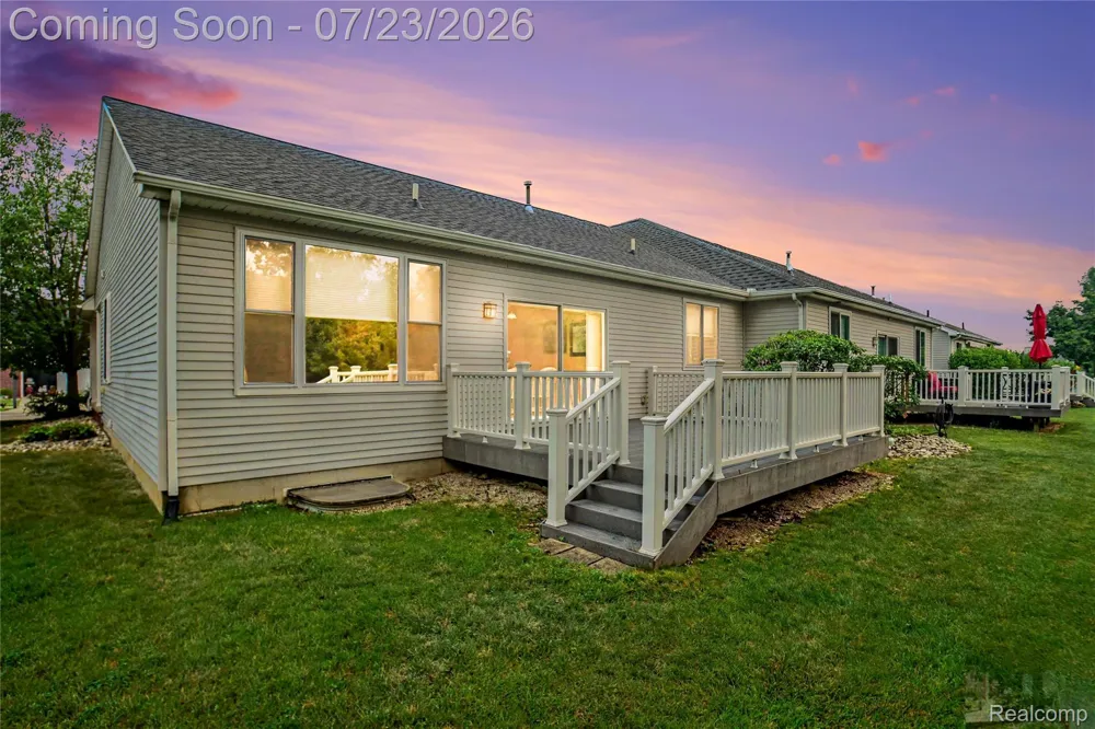 1388 Luxington Drive Lapeer City, MI 48446