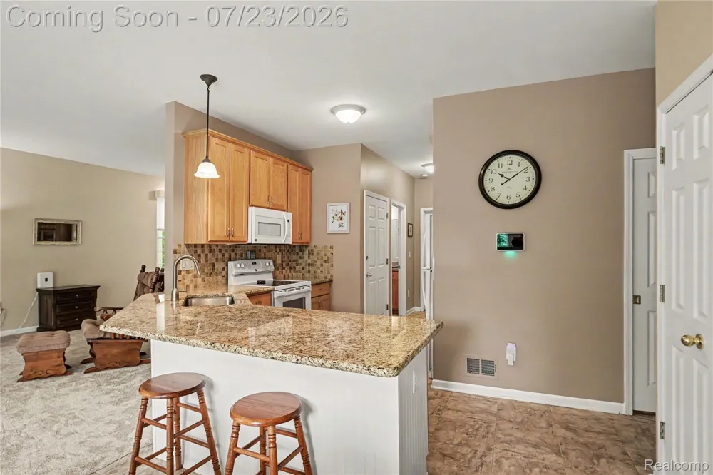 1388 Luxington Drive Lapeer City, MI 48446