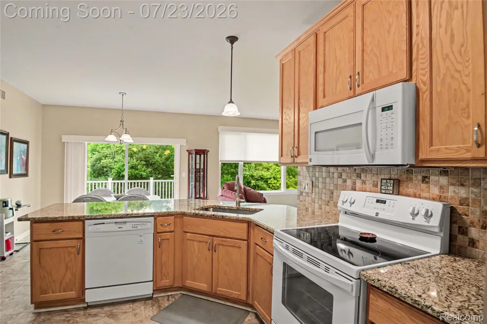 1388 Luxington Drive Lapeer City, MI 48446