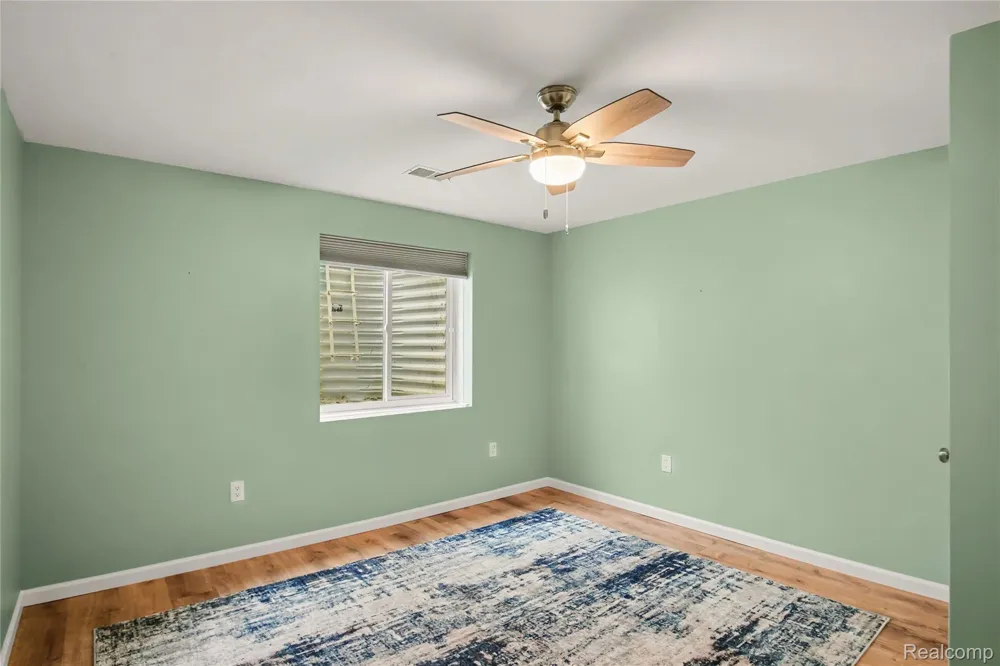 1388 Luxington Drive Lapeer City, MI 48446