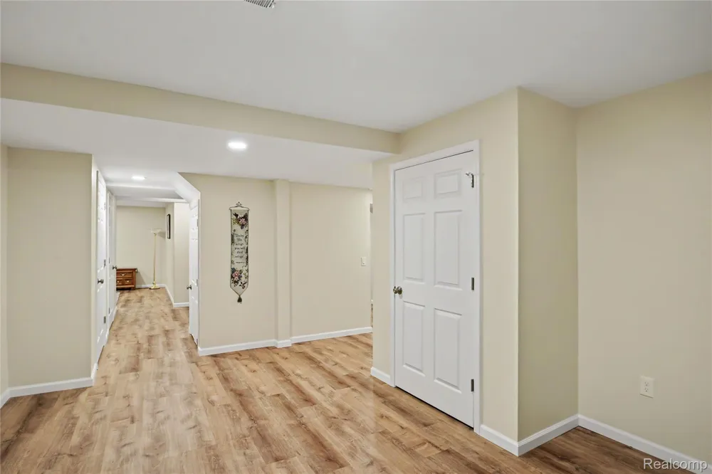 1388 Luxington Drive Lapeer City, MI 48446