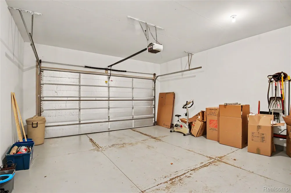 1388 Luxington Drive Lapeer City, MI 48446