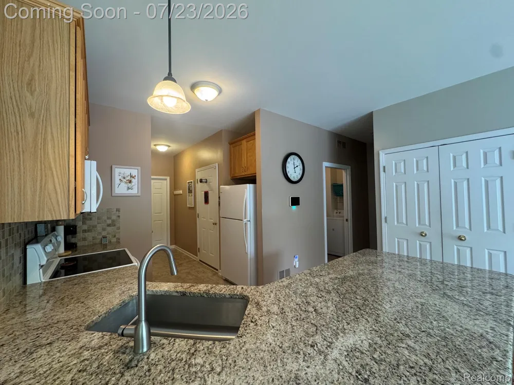 1388 Luxington Drive Lapeer City, MI 48446