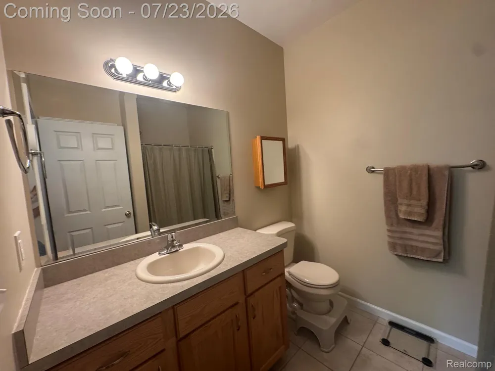 1388 Luxington Drive Lapeer City, MI 48446