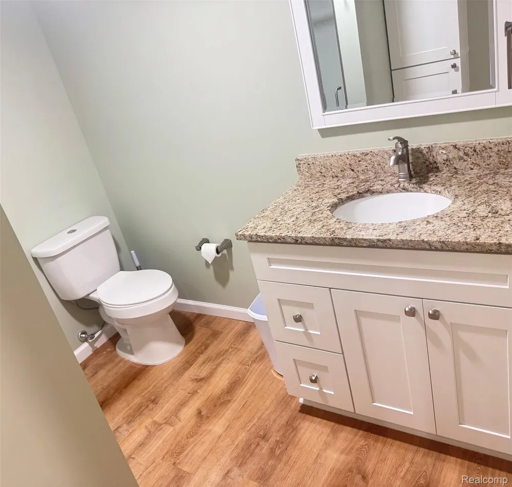 1388 Luxington Drive Lapeer City, MI 48446