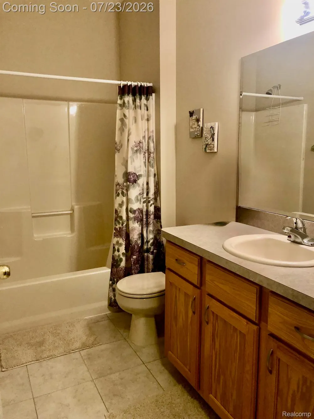 1388 Luxington Drive Lapeer City, MI 48446