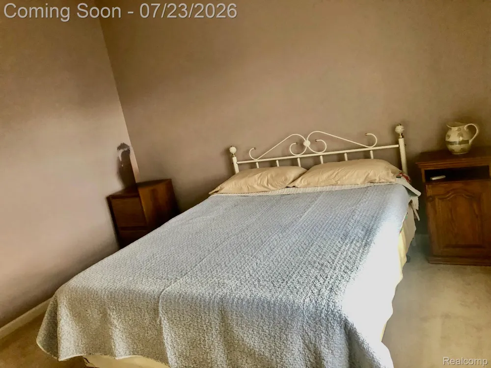 1388 Luxington Drive Lapeer City, MI 48446