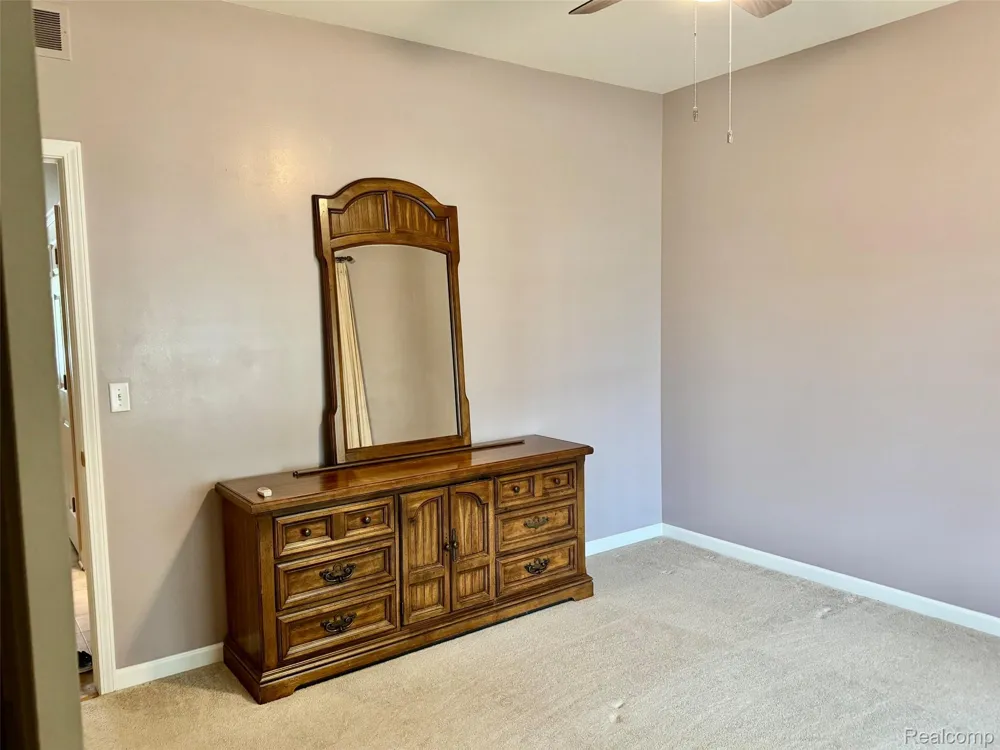 1388 Luxington Drive Lapeer City, MI 48446