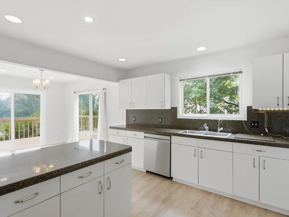 3926 Lakes Edge Drive Commerce Charter Township, MI 48382
