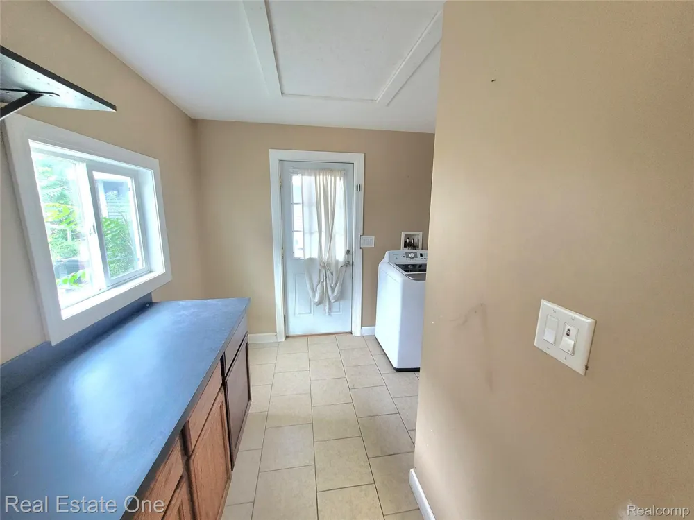 2715 3rd Street Wyandotte City, MI 48192