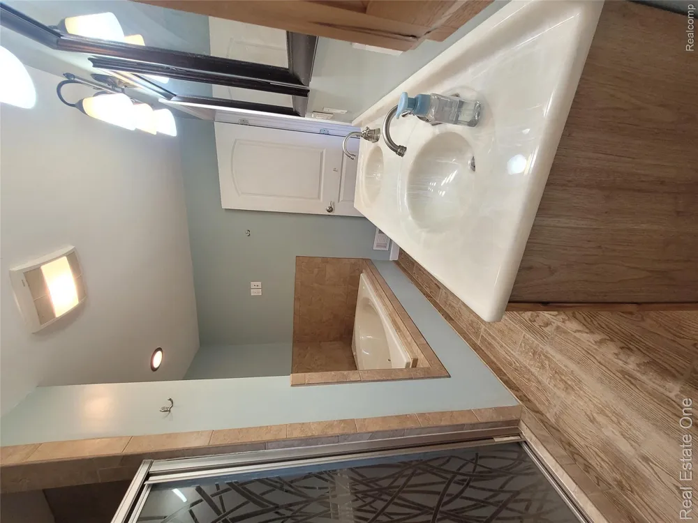 2715 3rd Street Wyandotte City, MI 48192