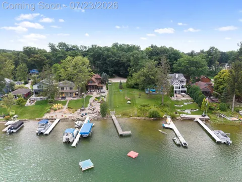 10492 Lake Shore Drive