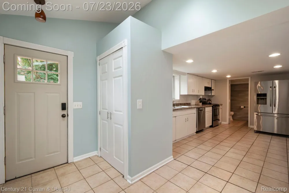10492 Lake Shore Drive Tyrone Township, MI 48430