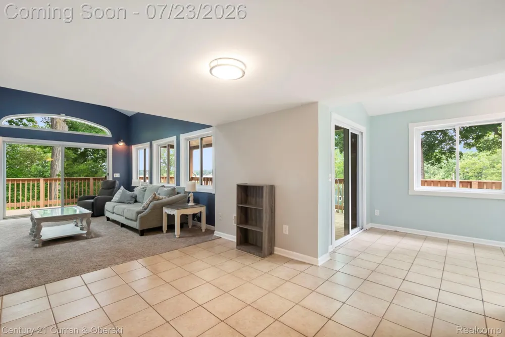 10492 Lake Shore Drive Tyrone Township, MI 48430
