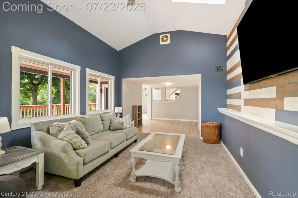 10492 Lake Shore Drive Tyrone Township, MI 48430